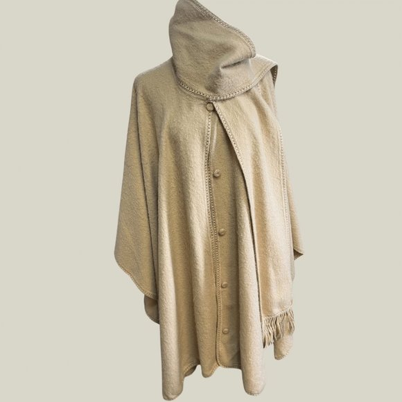 SOLD - Peruvian wool Baby Alpaca Cape Shawl Camel Color - very warm - Picture 2 of 7